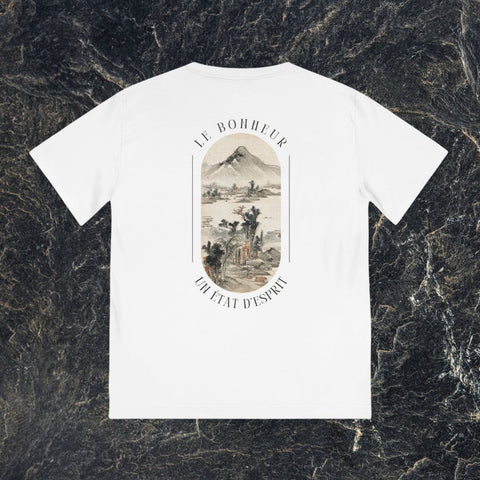 Vue de dos montrant l'art japonais et l'inscription 'Le Bonheur - Un Etat d'Esprit' sur le T-shirt homme bio de la Collection PASSIONATE. Design unique sur fond blanc.